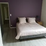 Отель La Ferme Saint Jacques Шательро