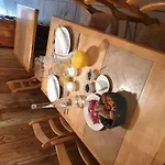 Отель La Ferme Saint Jacques Шательро