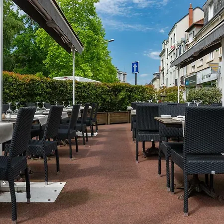 La Ferme Saint Jacques 2* Шательро